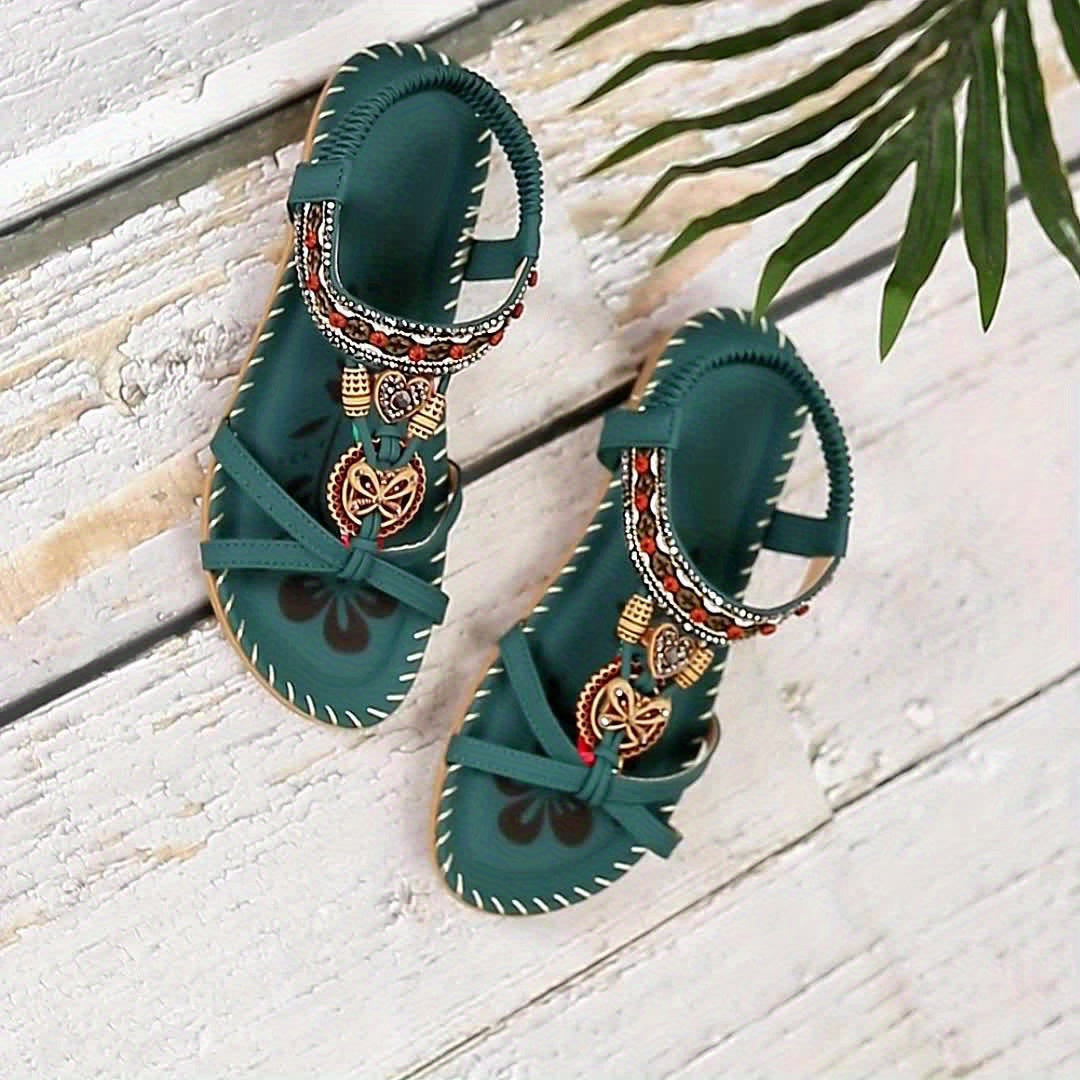 סנדלי קיץ לחוף עם אבני חן