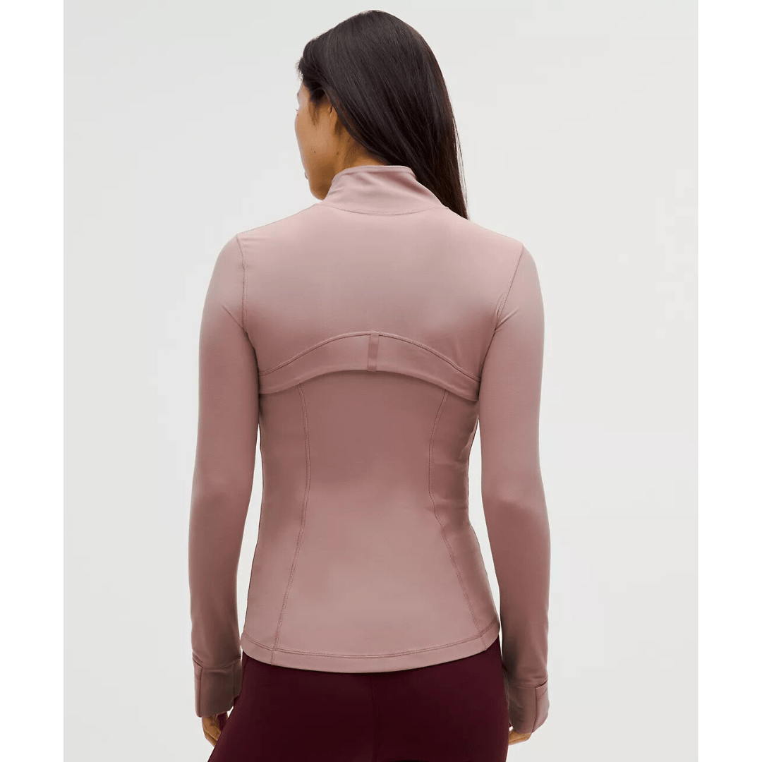 IVELYN™ | קסם חיצוני חסר זמן