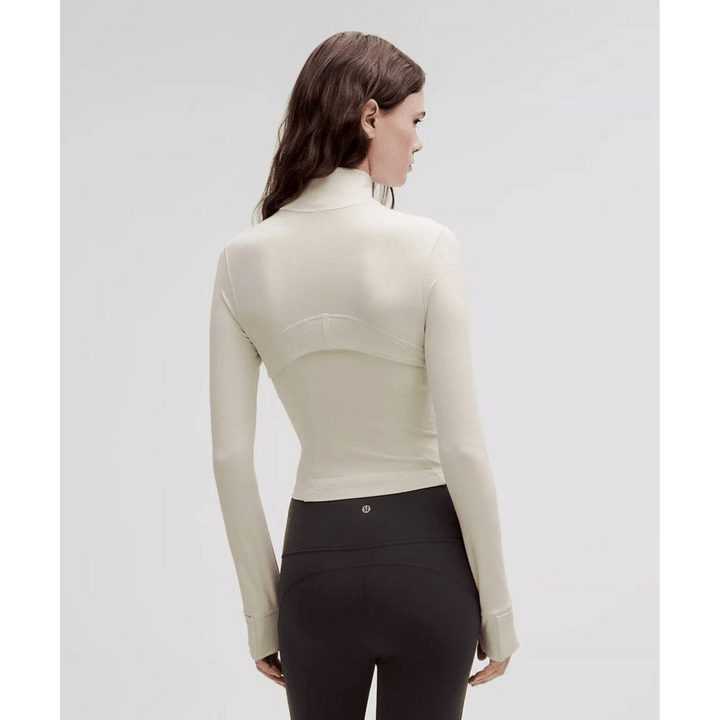 IVELYN™ | קסם חיצוני חסר זמן