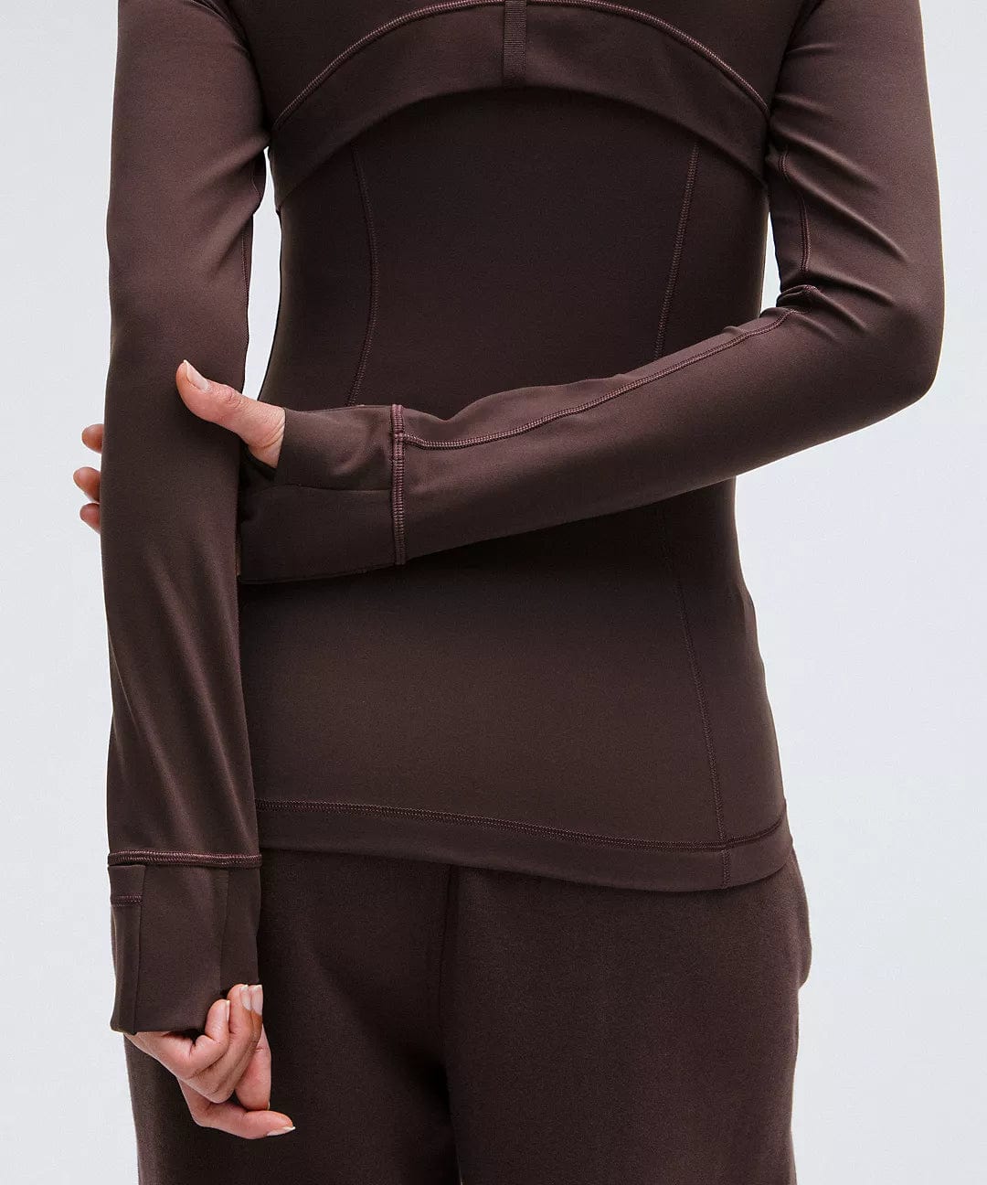 IVELYN™ | קסם חיצוני חסר זמן