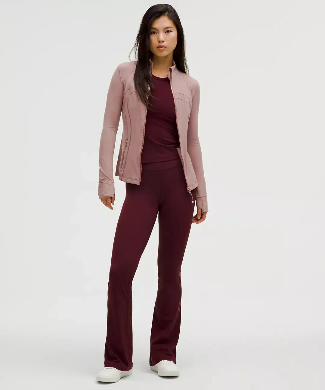 IVELYN™ | קסם חיצוני חסר זמן