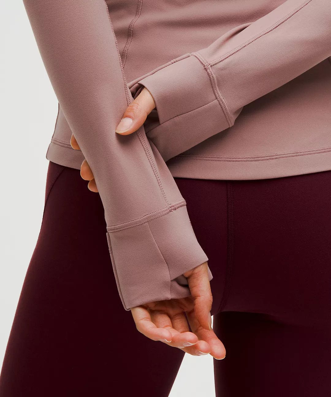 IVELYN™ | קסם חיצוני חסר זמן