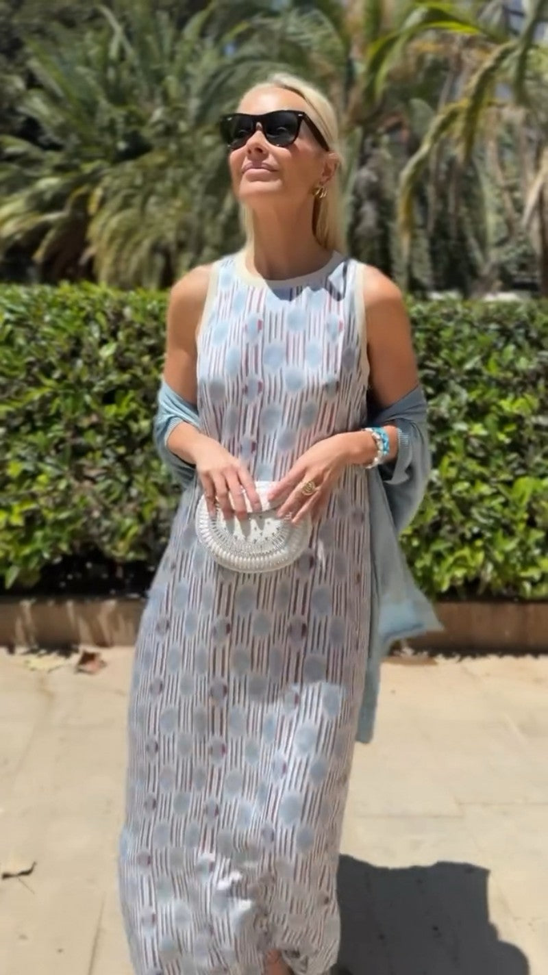 ANAIS שמלה ארוכה אלגנטית עם צעיף תואם
