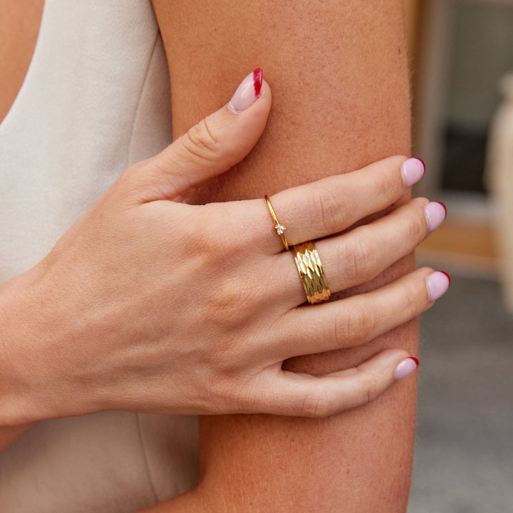 AMOUR טבעת לב מזכוכית קריסטל