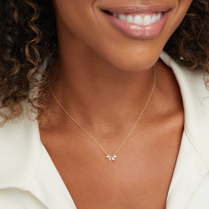 שרשרת עם תליוני עלה קריסטל אומליה